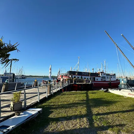 Hotel na wodzie Hausboot *