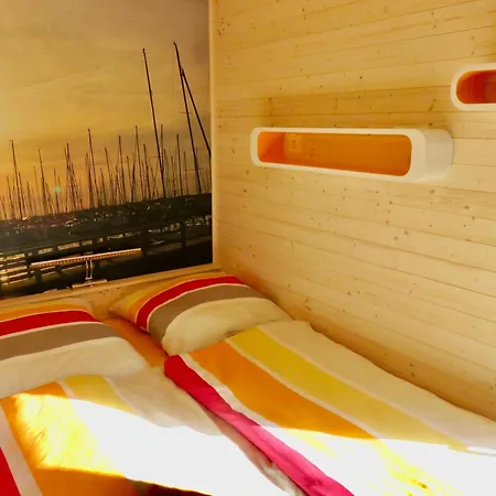 Hausboot Botel Fehmarn