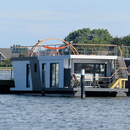 Hausboot *